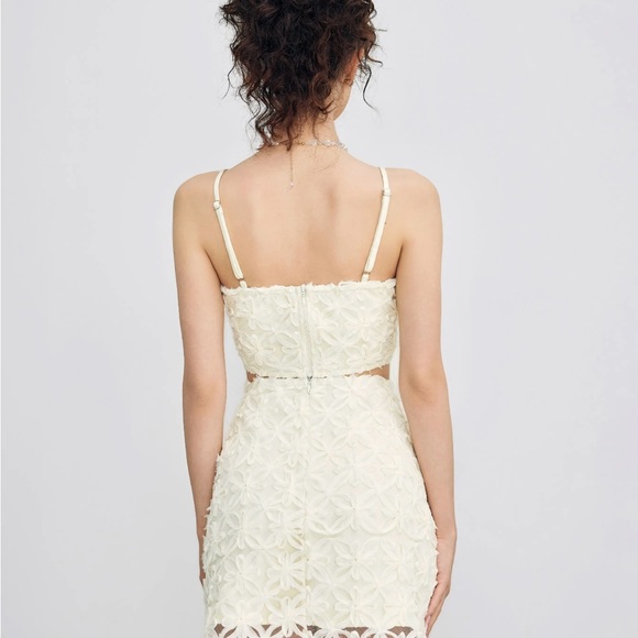 CHIFFON SQUARE NECK TEXTURE FLORAL
CAMI TOP & HIGH RISE MINI SKIRT NEW with tags - Picture 10 of 12